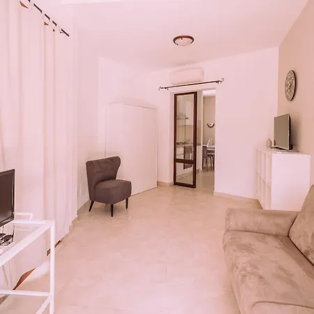 I Lentischi Apart-hotel 3*